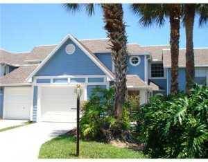 Great unit short distance from beautiful Jupiter and Juno Beaches, pier, park and restaurants.
