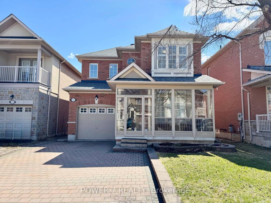 Gorgeous Detached Home In High Demand Thornhill Woods !