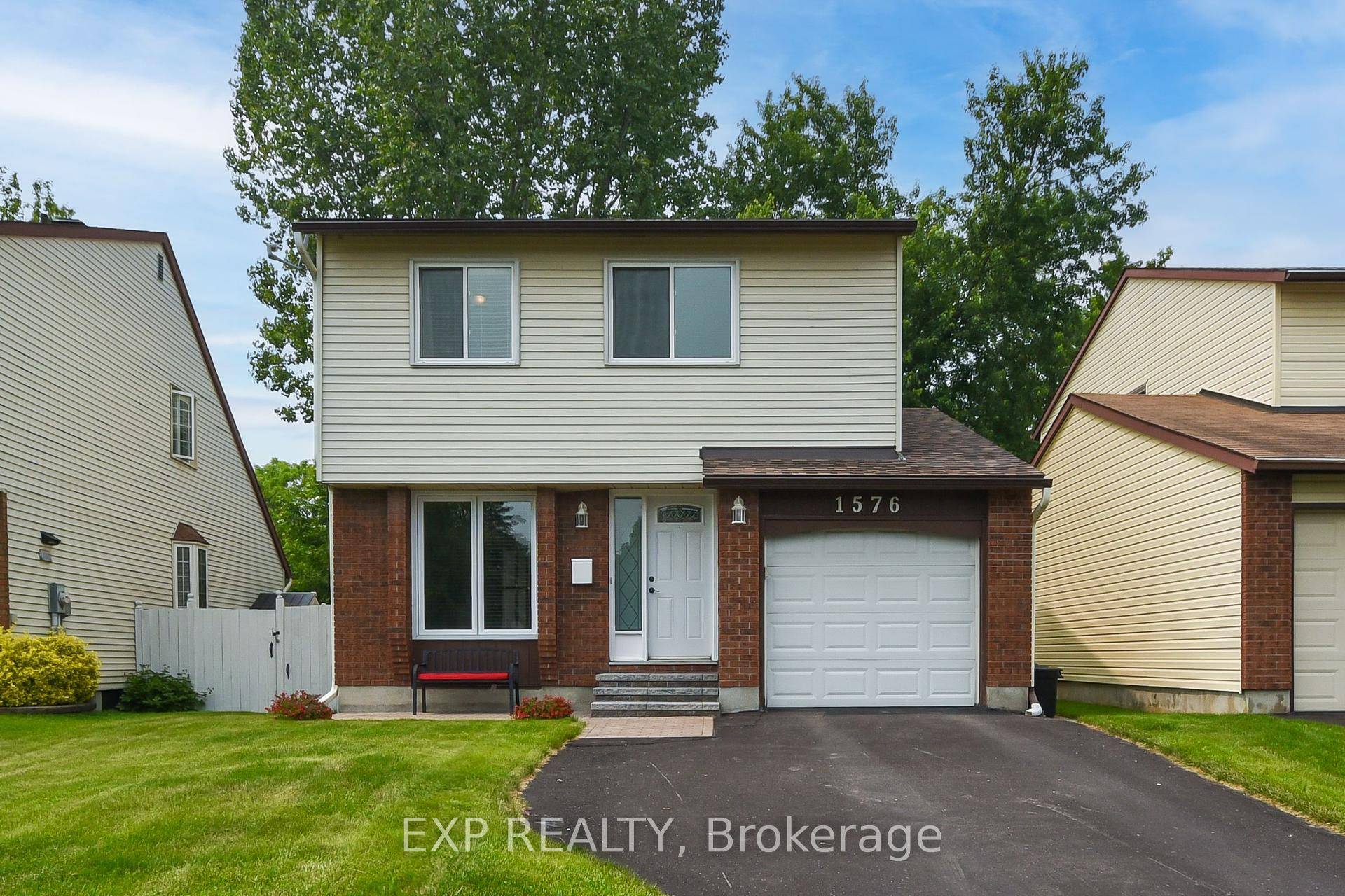 OPEN HOUSE SUNDAY JUNE 8 2 4PM This Gem is move in ready !