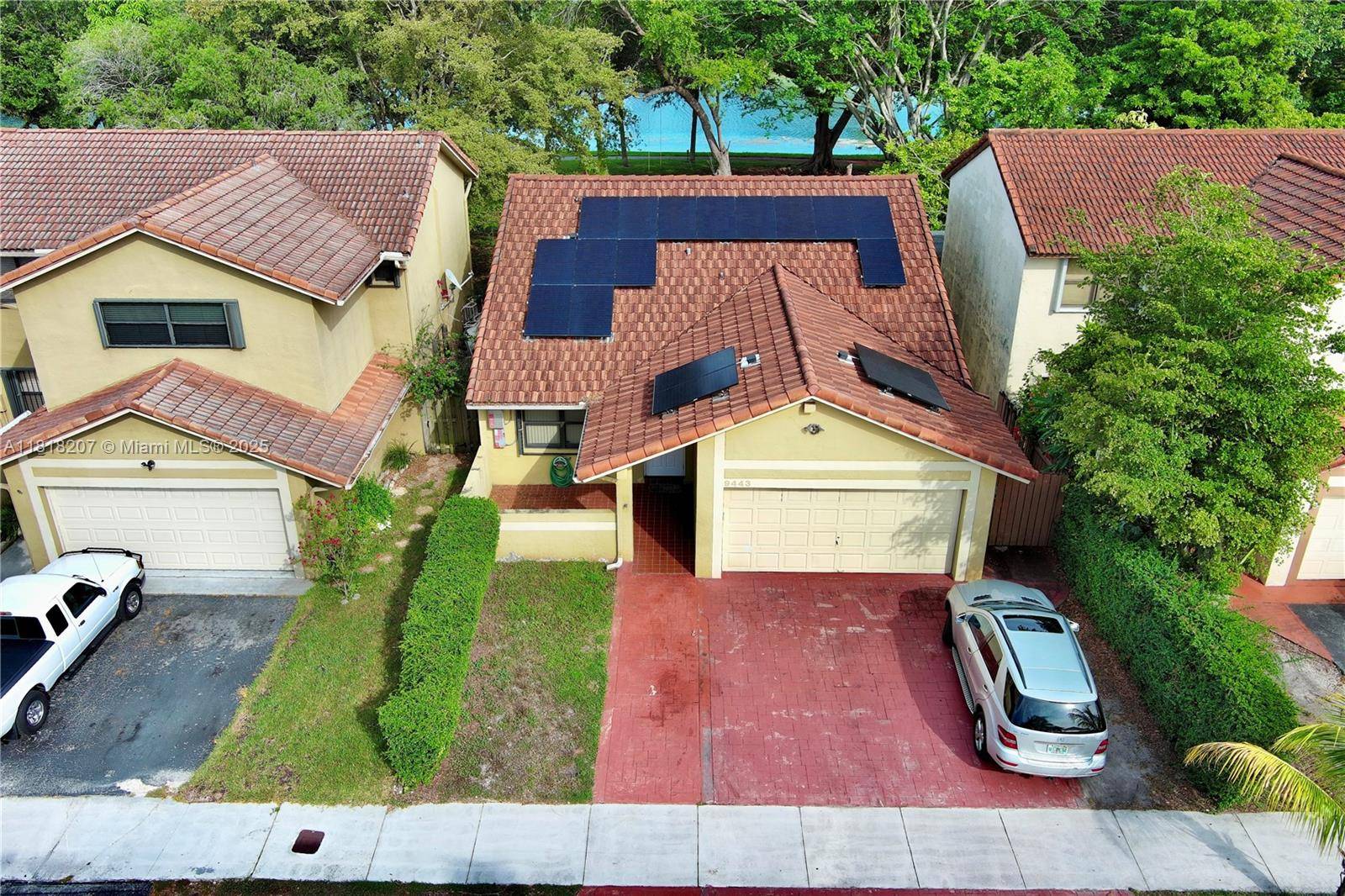 GORGEOUS LAKE FRONT WITH 4 BEDROOMS AND 2 FULL BATHROOMS.