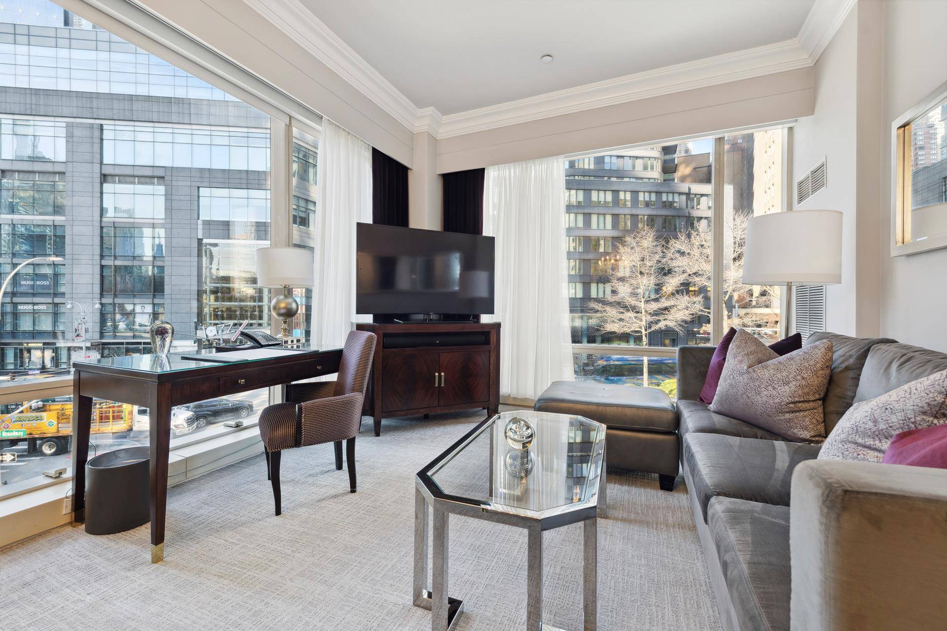 Central Park and Columbus Circle at your fingertips !
