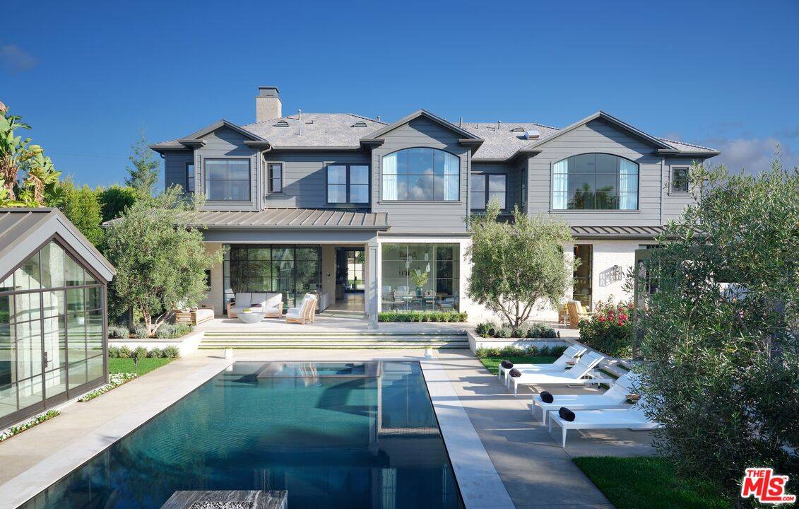12740   HANOVER ST Brentwood LA