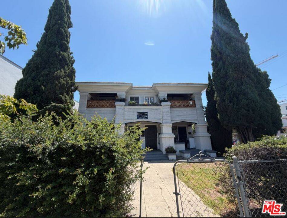 5540 Lexington Ave 8BR Hancock Park La