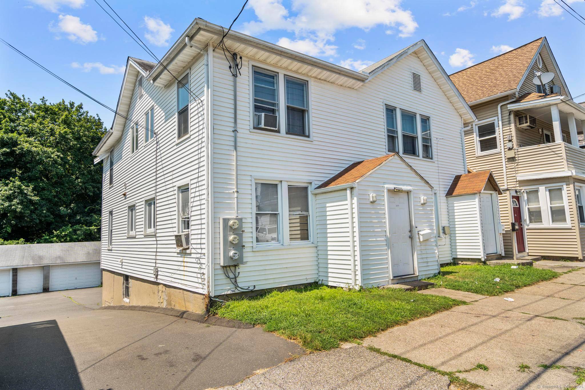 Duplex Multi Family Home in Ansonia Ideal Investment Opportunity !