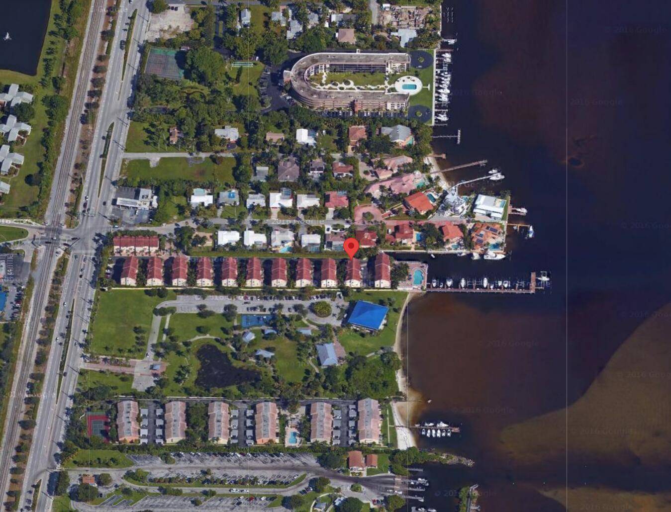 You'll love the community pool and sun deck on the Intracoastal Waterway, just 20 steps from this gorgeous townhouse.