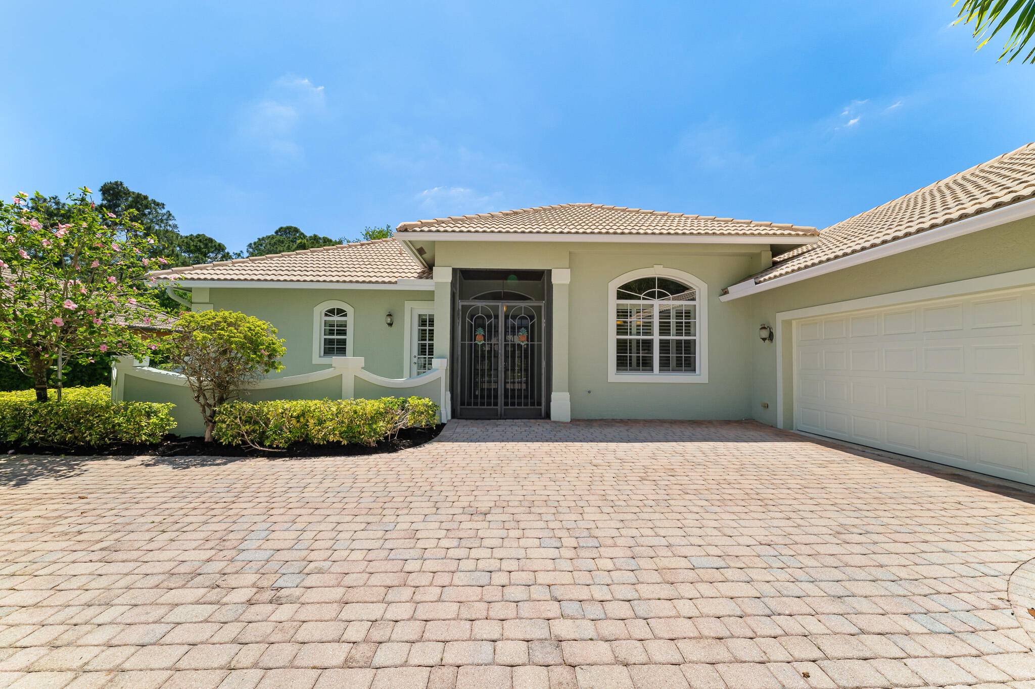 Step inside this beautiful 3 bedroom, 3.