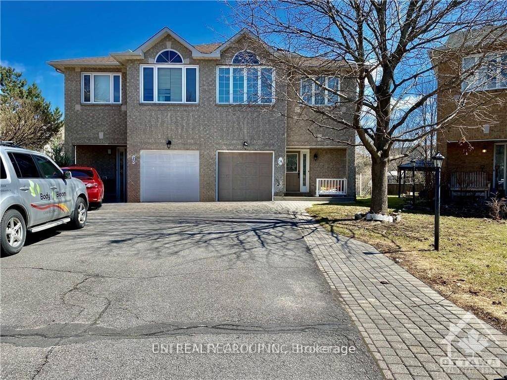 Stunning Minto semi Townhome on a large premium lot.