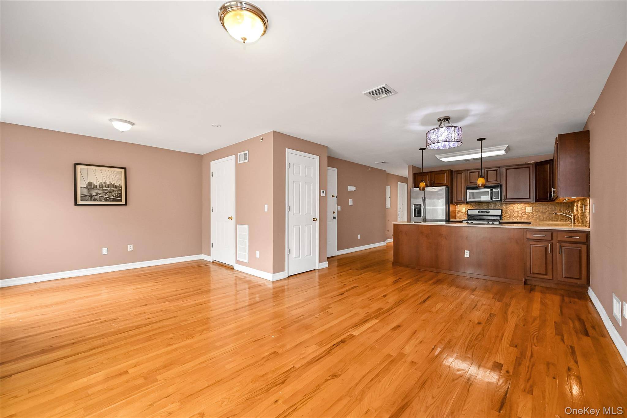 Welcome to beachside living at its finest !