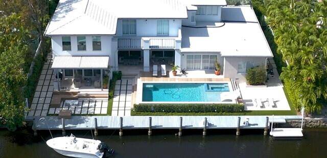 WELCOME TO THIS CAPTIVATING WATERFRONT ESTATE LOCATED JUST OFF LAS OLAS BLVD, THE BEACH VIBRANT CITY LIFE !