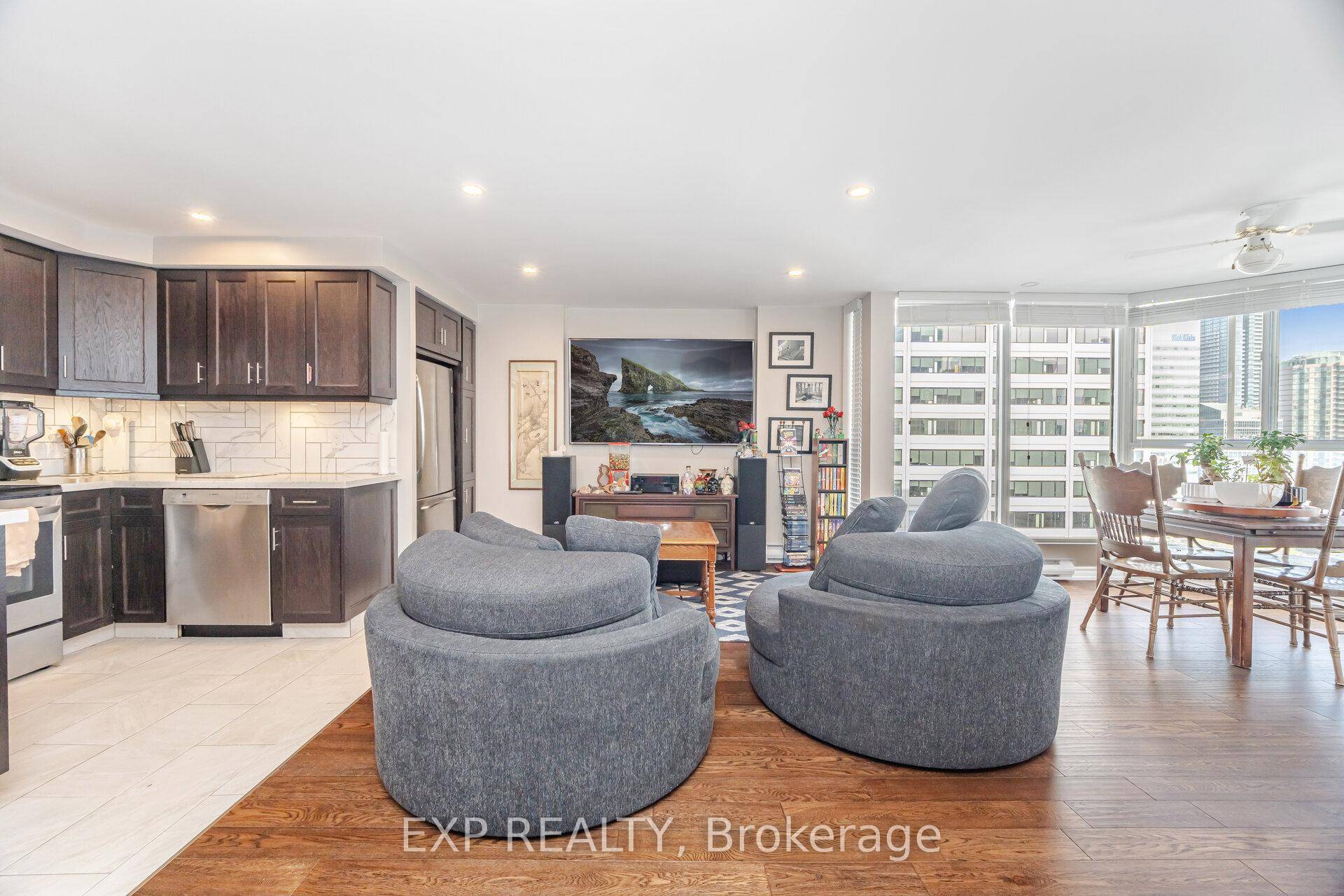 Beautifully renovated and impeccably styled, this oversized one bedroom plus solarium offers sophisticated urban living in the heart of downtown.