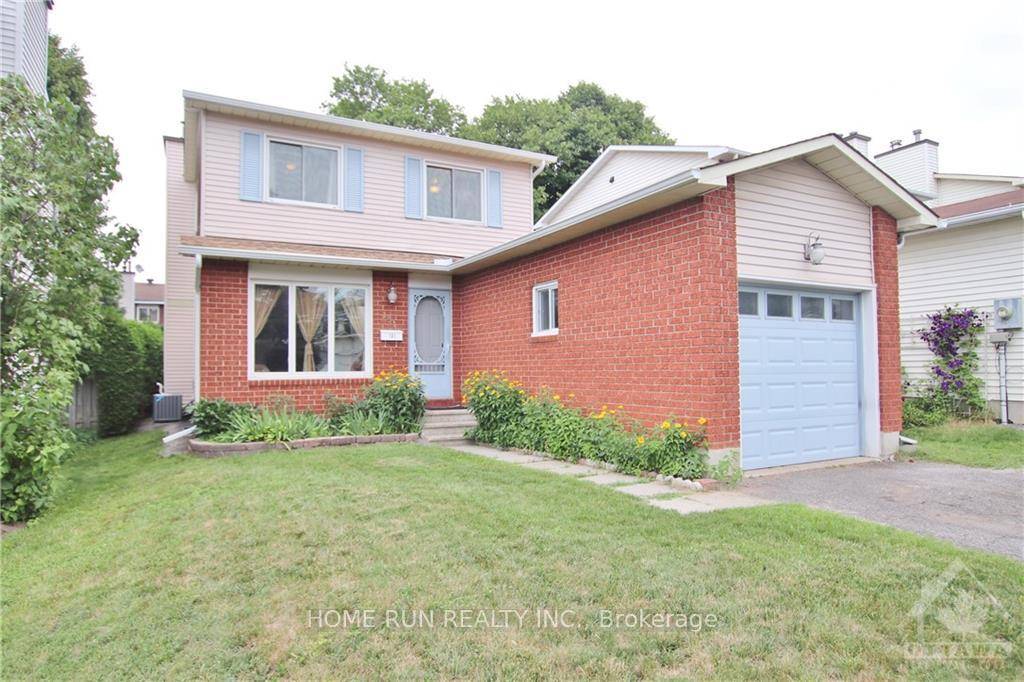 Located on a quiet, family friendly street in sought after Kanata, this bright and stylish 3 bedroom, 3 bathroom detached home is perfect for families or professionals.
