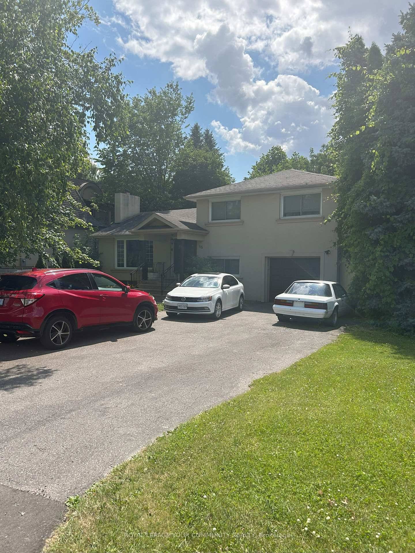 Elegant Well Maintained Detached Home is ready for new family !