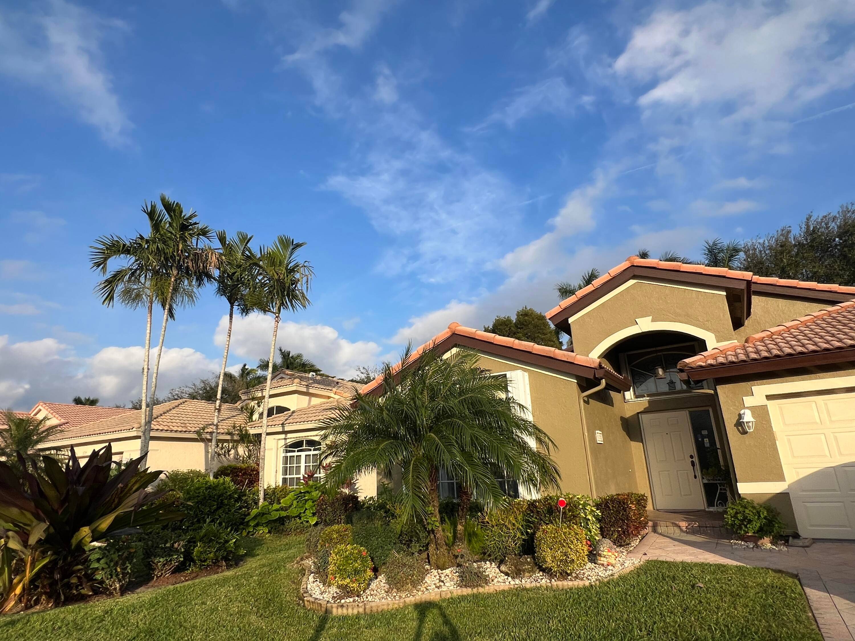 MOTIVATED SELLER ! Larger home in much desired Royal lakes !