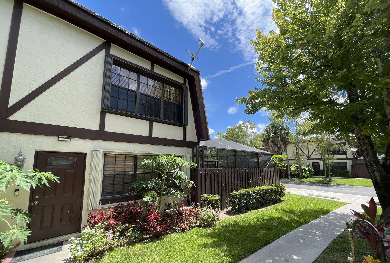 LOWEST PRICED UNIT IN COMMUNITY !