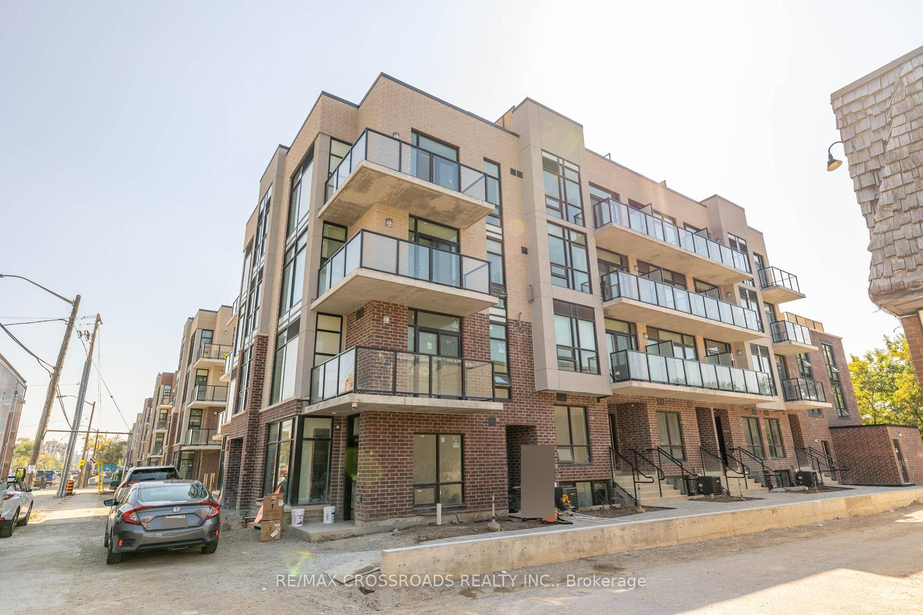 Introducing This Pristine, 2 Bedroom Townhome, Featuring An Additional Flexible Space That Can Be Utilized As A Den Or An Extra Bedroom, Along With 3 Bathrooms.