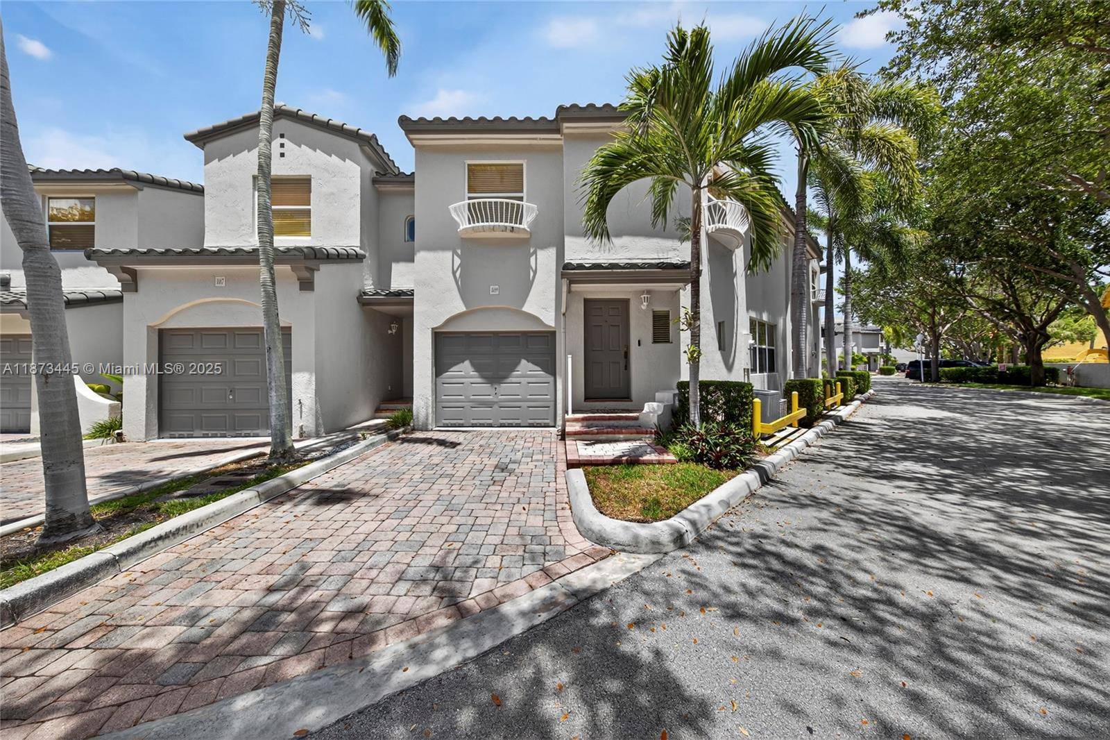 Don t miss this amazing opportunity to own a beautiful townhome in a sought after gated beach community !