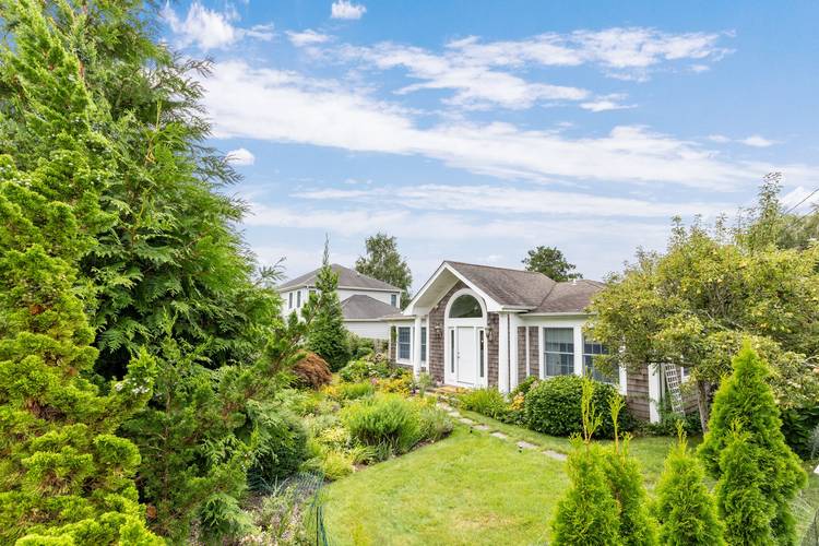 English Garden Retreat with Private Bay Access