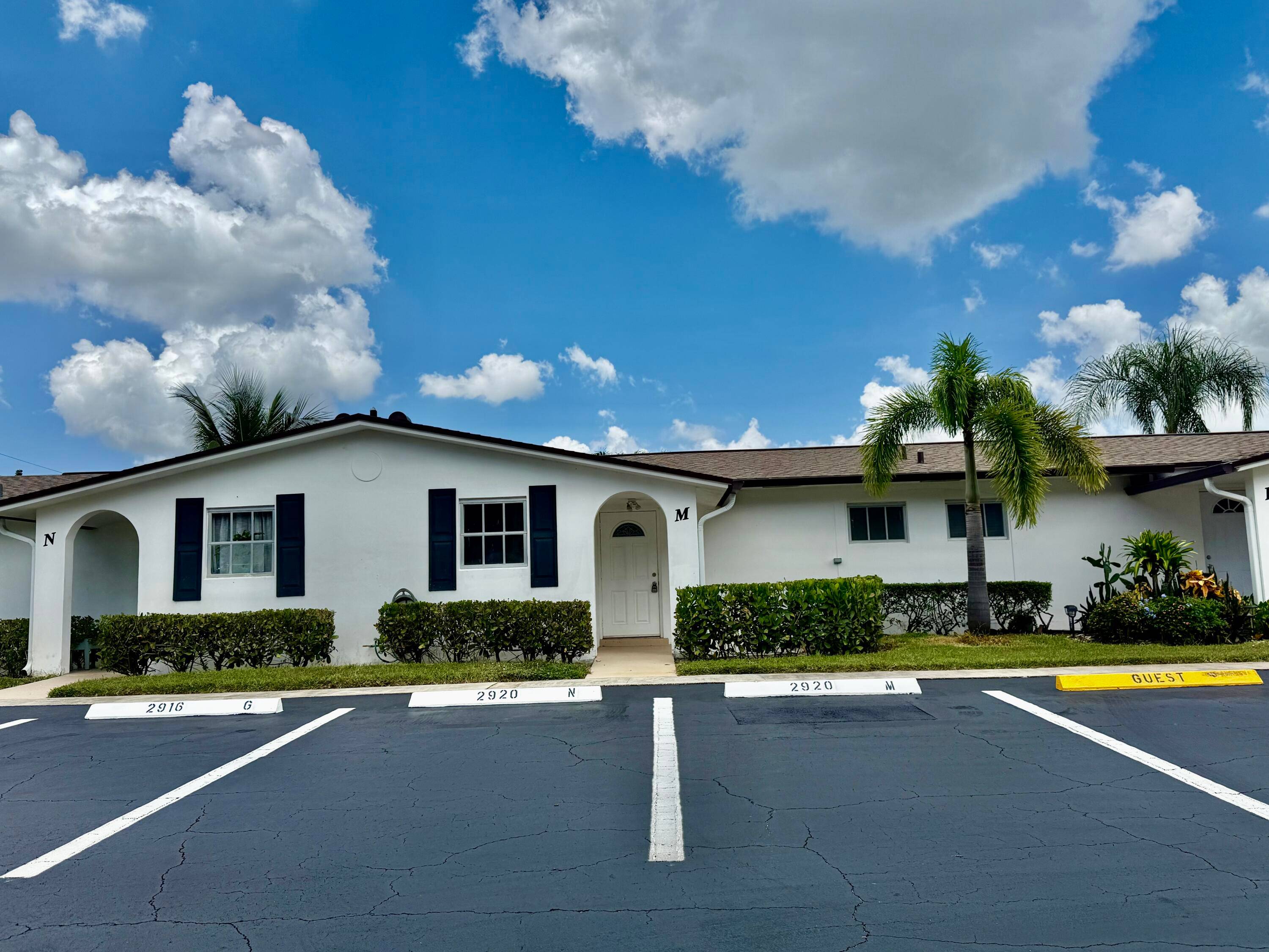 ADULT 55 PLUS COMMUNITY. BEAUTIFUL FULLY RENOVATED ALL NEW 1 1 VILLA.