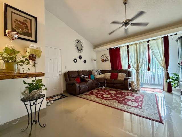 MOTIVATED SELLER ! ! beautiful and spacious 2 1 condo, resort style living, spectacular garden view, split floor plan, Second floor unit, Stainless steel appliances and full size washer and ...