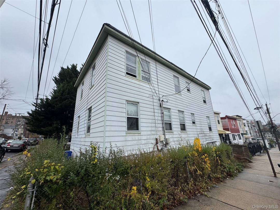 Great investment or end user opportunity in Yonkers !