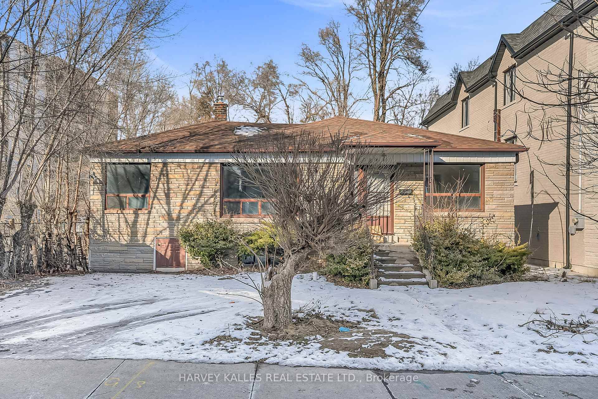 Amazing Opportunity In Bedford Park To Renovate As Is Or Redevelop Into Two New Homes !
