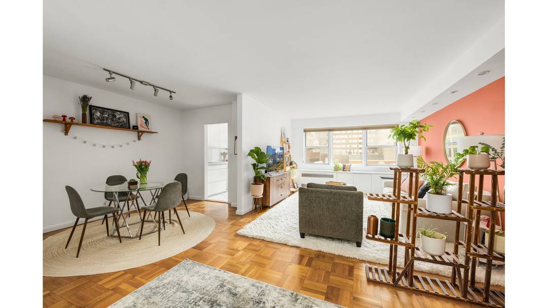This mint condition renovated 914 square foot home is the largest 1 Bedroom in the building and rarely becomes available.