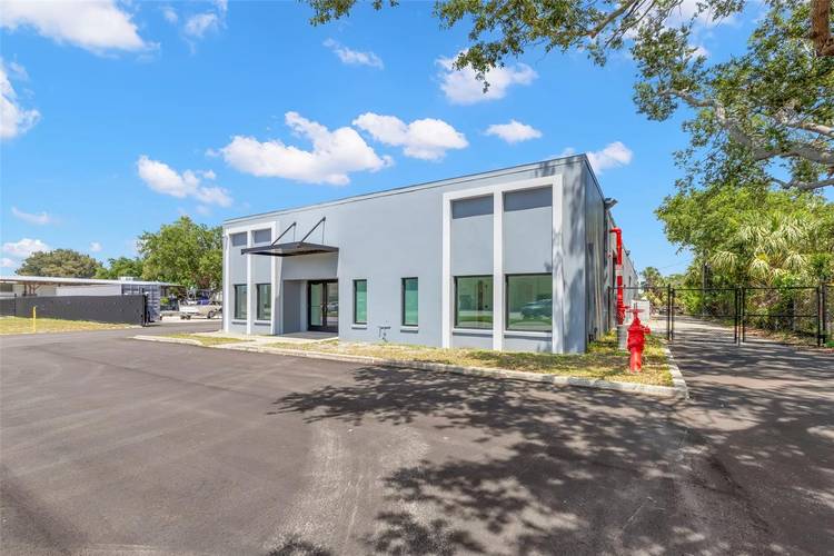 Great Clearwater location for your operation business !