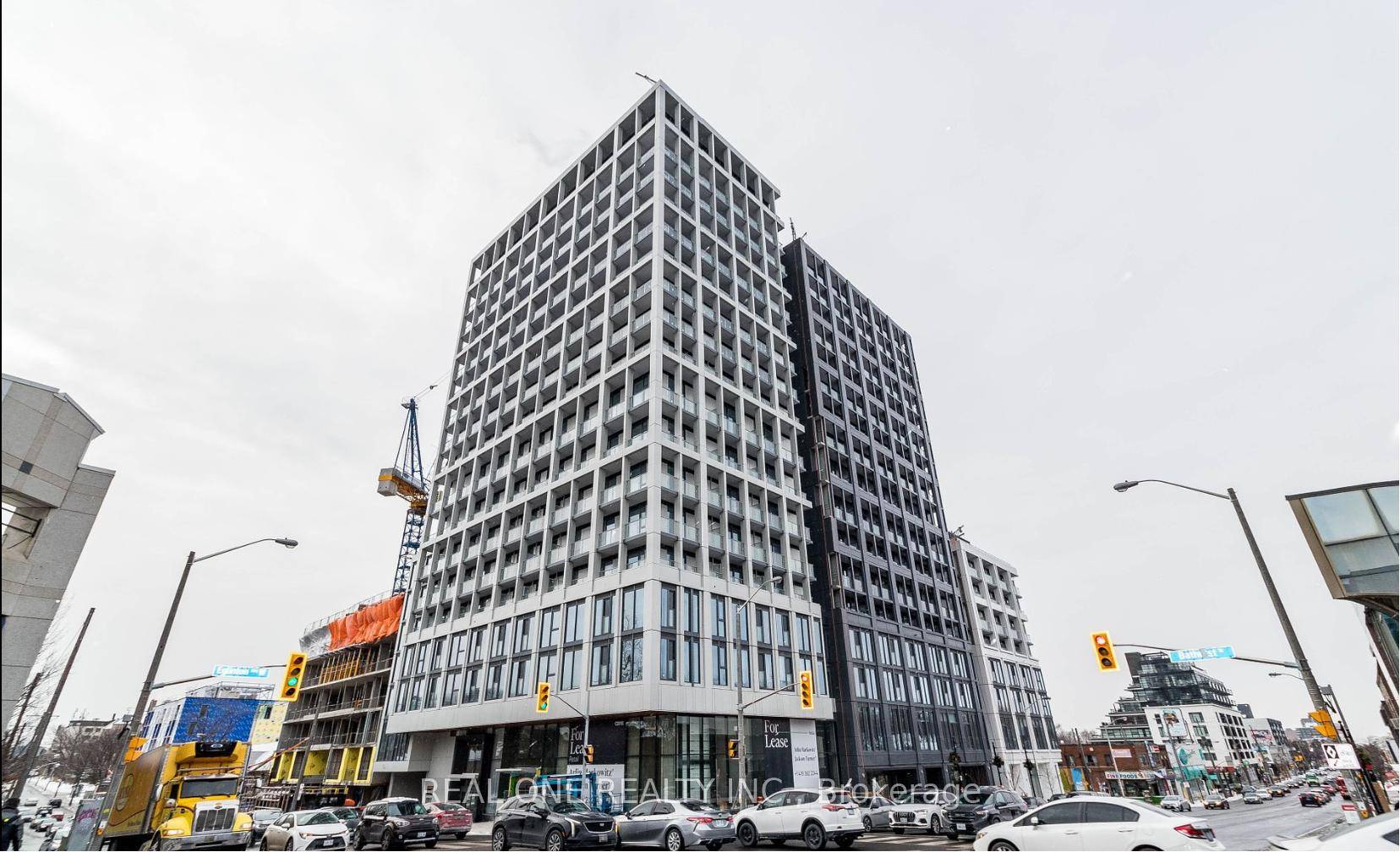 Luxury 1 Year New Condo By CentreCourt.