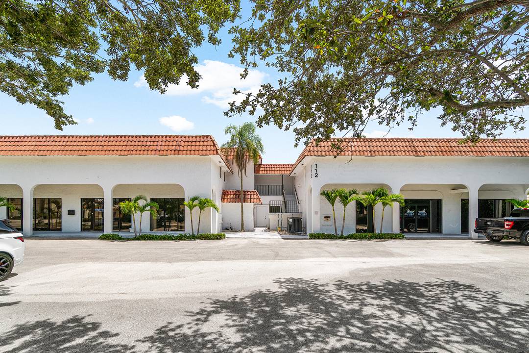 Introducing a prime opportunity for office building investors in the heart of South Florida 112 120 N US Highway 1, Jupiter, FL, 33469.