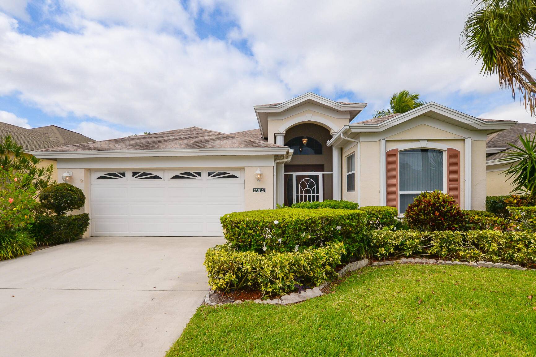 Beautiful ''Regency'' Model at Isle of Capri in Kings Isle 55 community in the heart of St Lucie West.