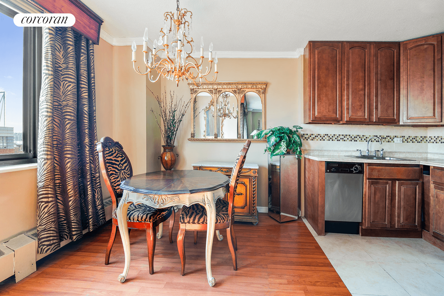 Perched on the 7th floor of Southbridge Towers, this sunny studio offers more than just a smart layout it delivers sweeping views of the Brooklyn Bridge from a rare private ...