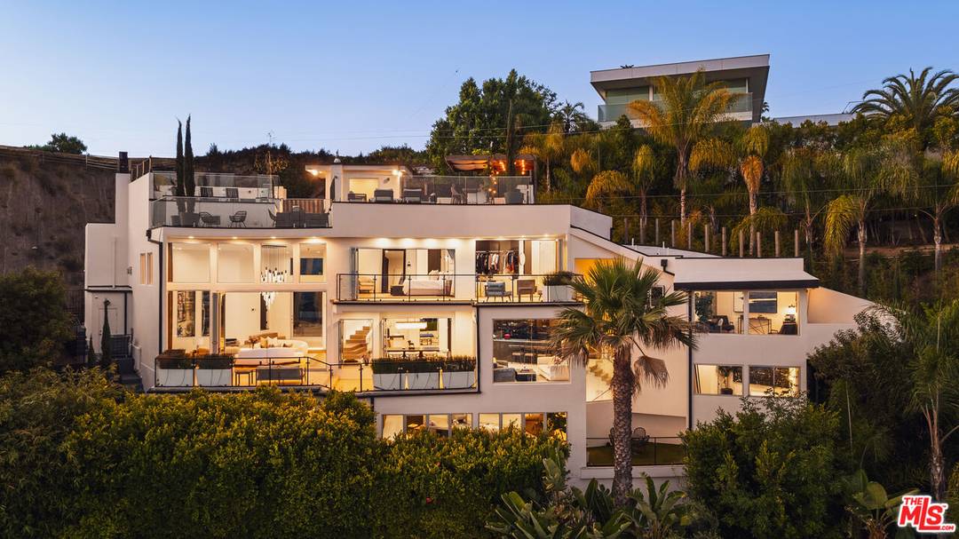 9270 Kinglet Dr 4BR Sunset Strip La