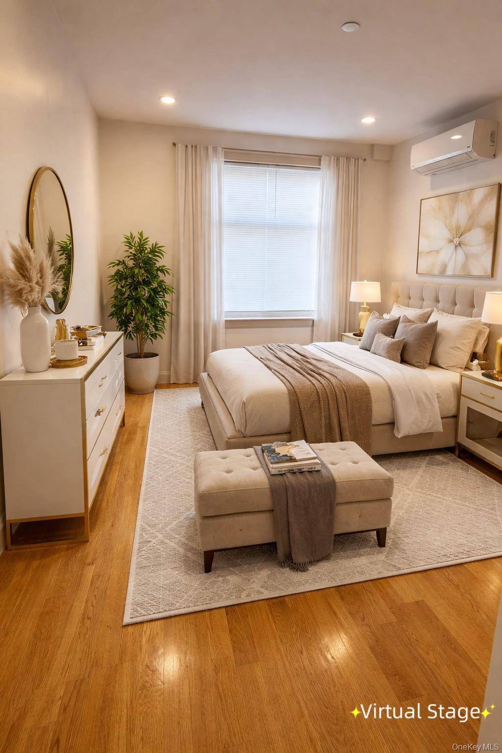 Mint condition 1 bed 1 bath Condo at Rego Park A Must see !