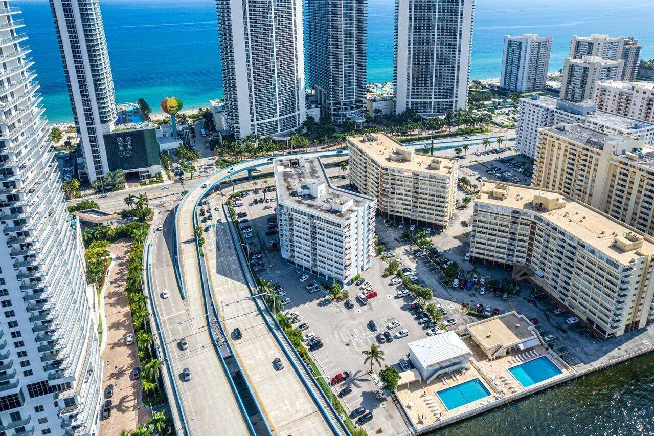 Located near the beach in the sought after Imperial Towers North, this 1 bedroom, 1.