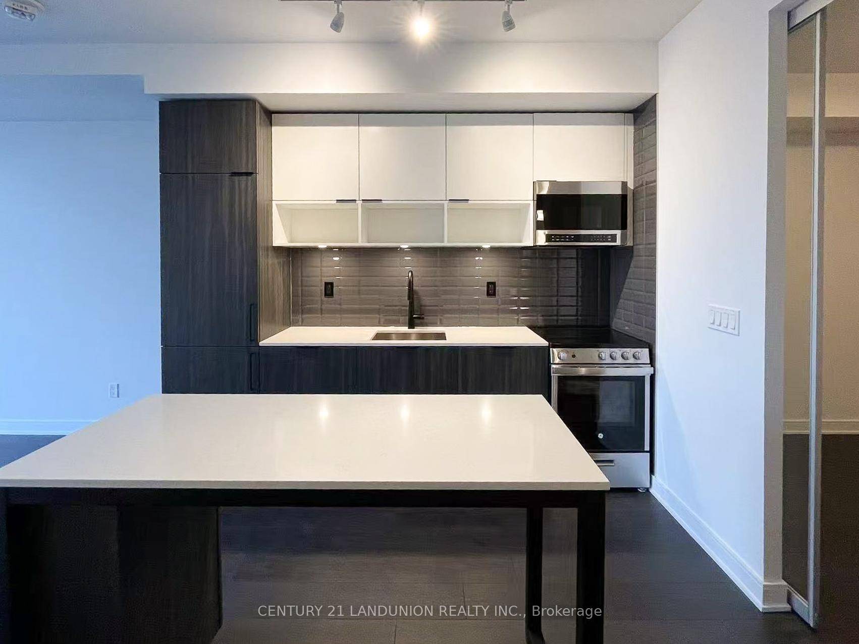 Two Bedroom Den, Two Full Bathroom Unit in the Amazing Neighbourhood Of The Canary District.