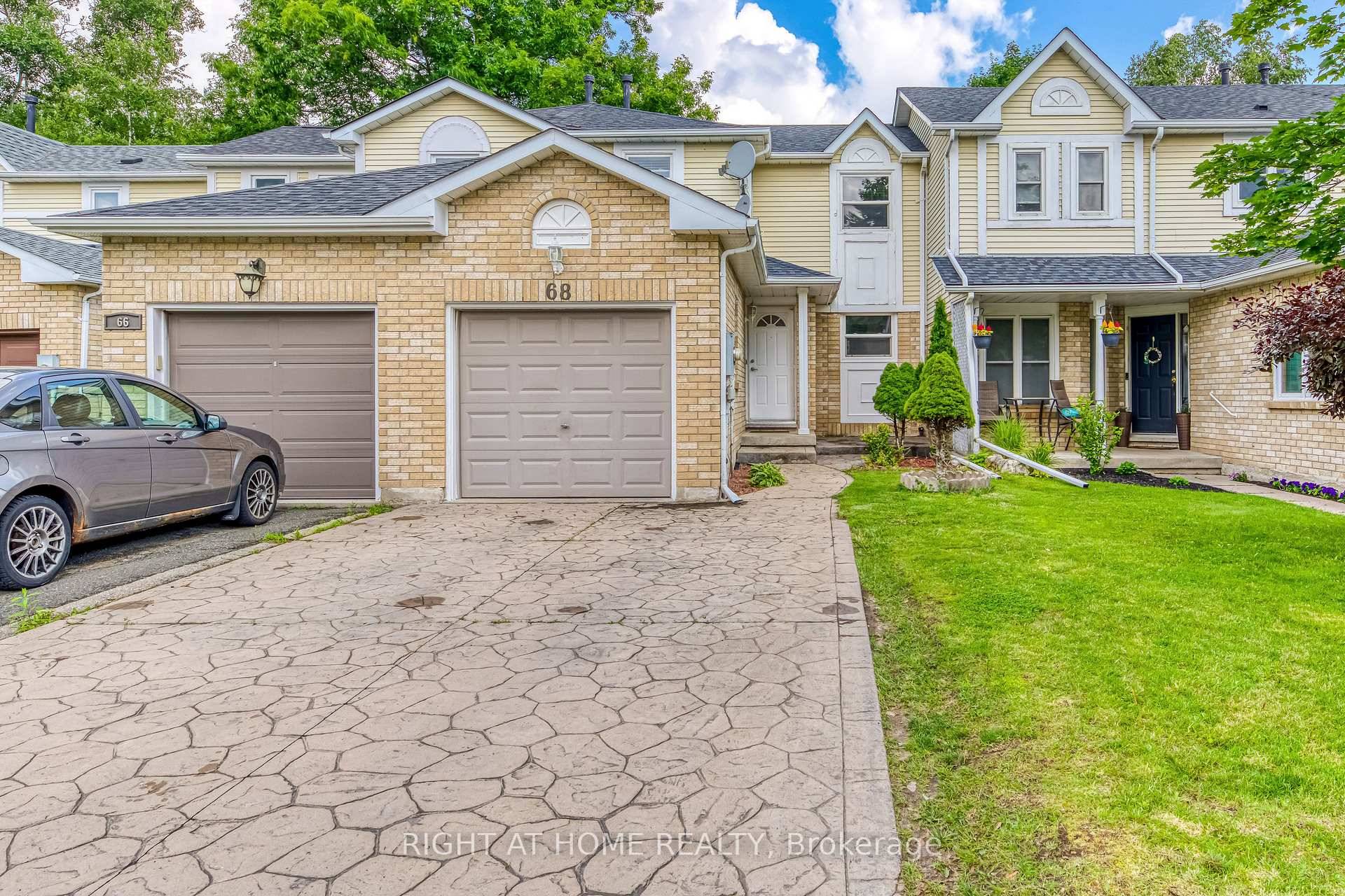 This Freehold Townhome In North Galt Has Been Meticulously Maintained By Its Current Owner And Is Waiting For Its New Owners.