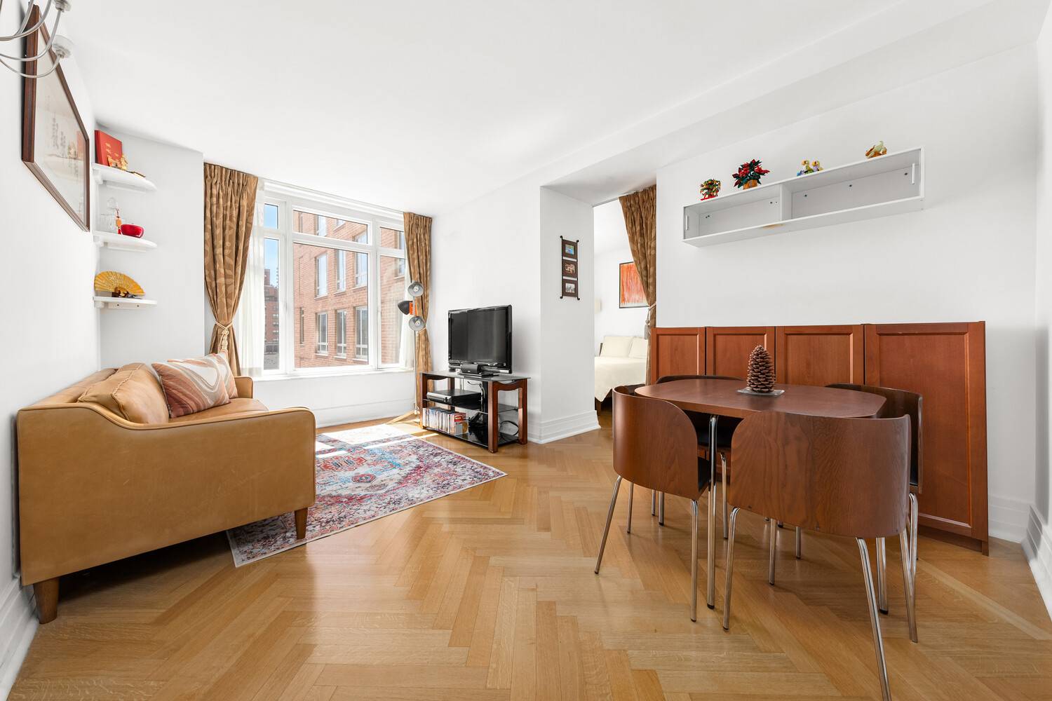 Welcome to this light filled and airy Junior 1 Bedroom at The Brompton, a Robert A.