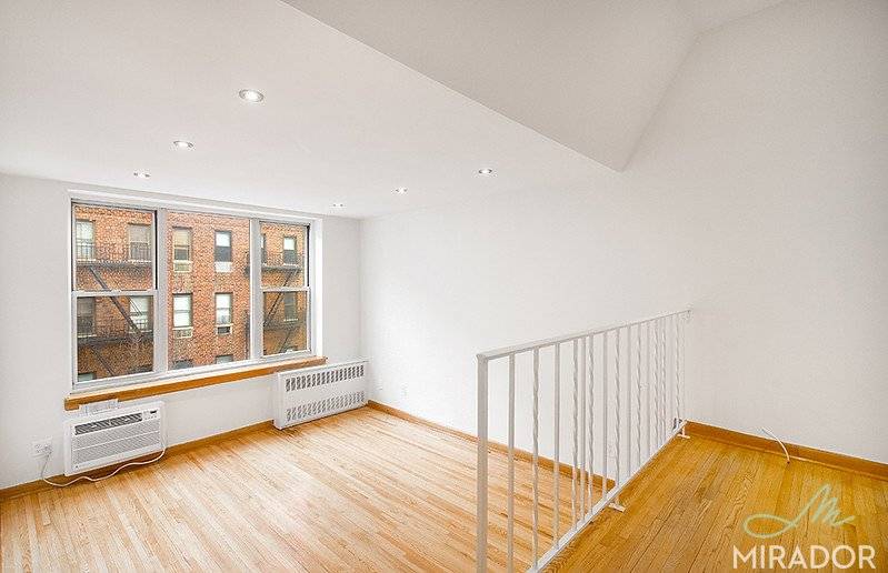 This generous one bedroom in prime Upper East Side location, features a sunken living room and dining platform, and boasts great closet space, lovely strip floors amp ; a fully ...