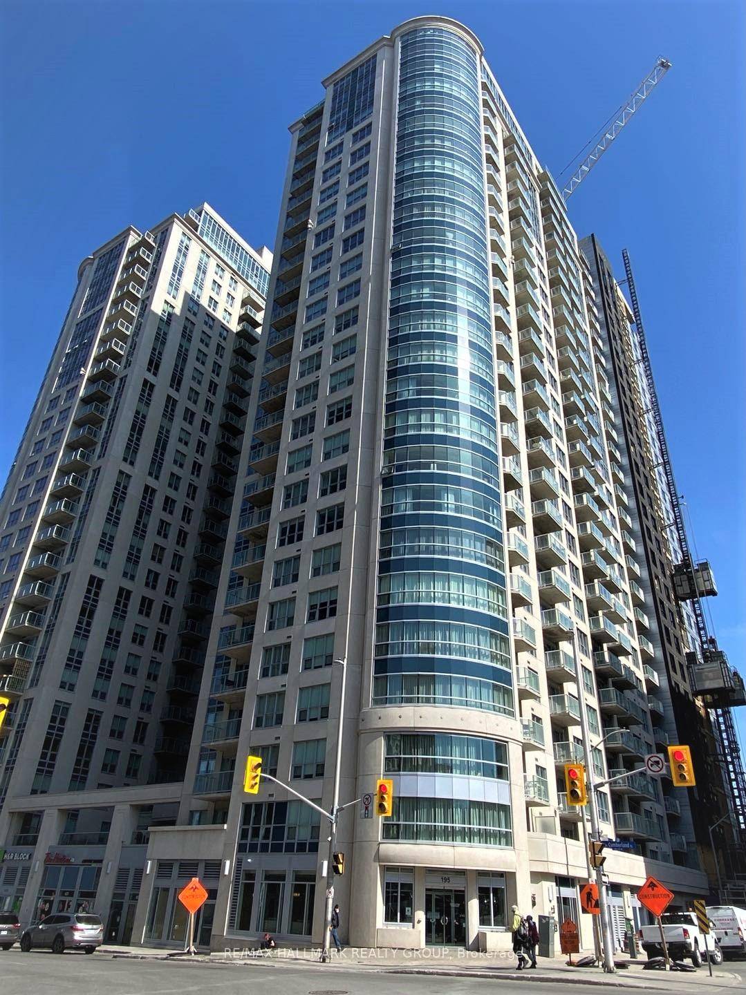 Luxury TWO bedrooms condo, South amp ; West Exposure with non obstruct panorama view in the heart of Downtown with sufficient sunlight !