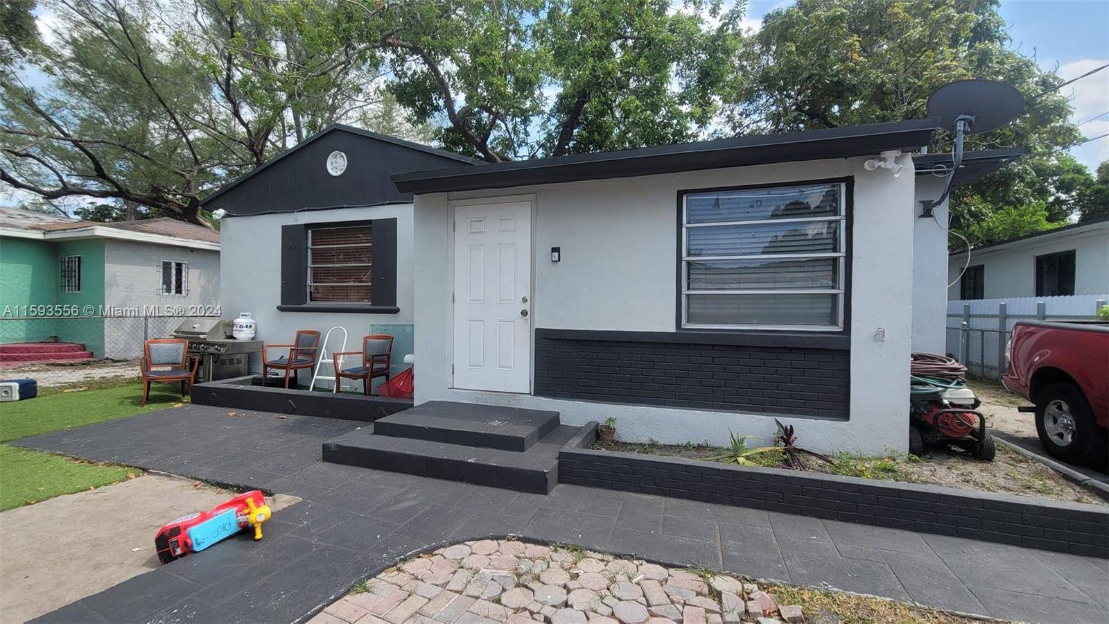 Investor opportunity or perfect starter home.