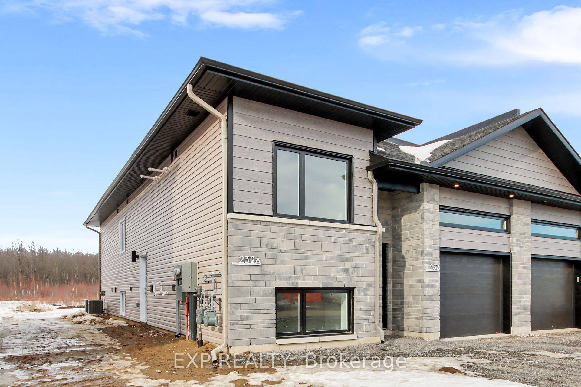 AVAILABLE JULY 1st Welcome to this stunning 3bedroom 2bathroom apartment offering the perfect blend of luxury, comfort, and convenience.