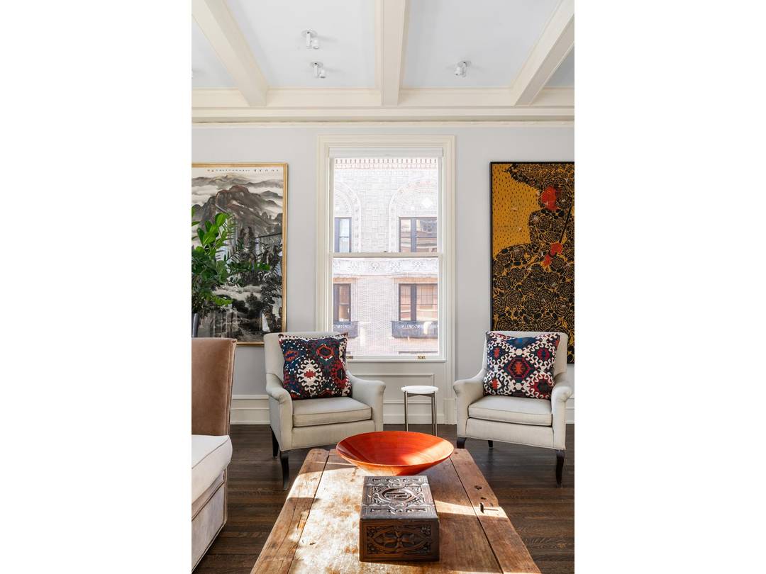 Uncover a rare opportunity to make this elegant five room residence truly your own in one of the Upper East Side's most prestigious enclaves.