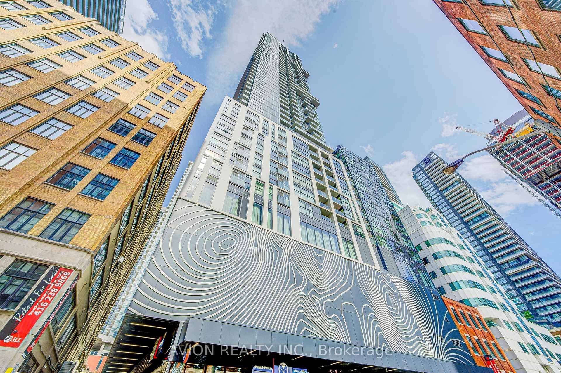 1 Bedroom Condo In The Heart Of Entertainment District.