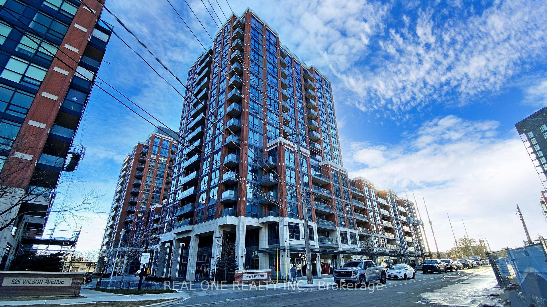 Elegant two bedroom condo featuring a southern view and two spacious bathrooms, providing ample living space with an excellent layout.