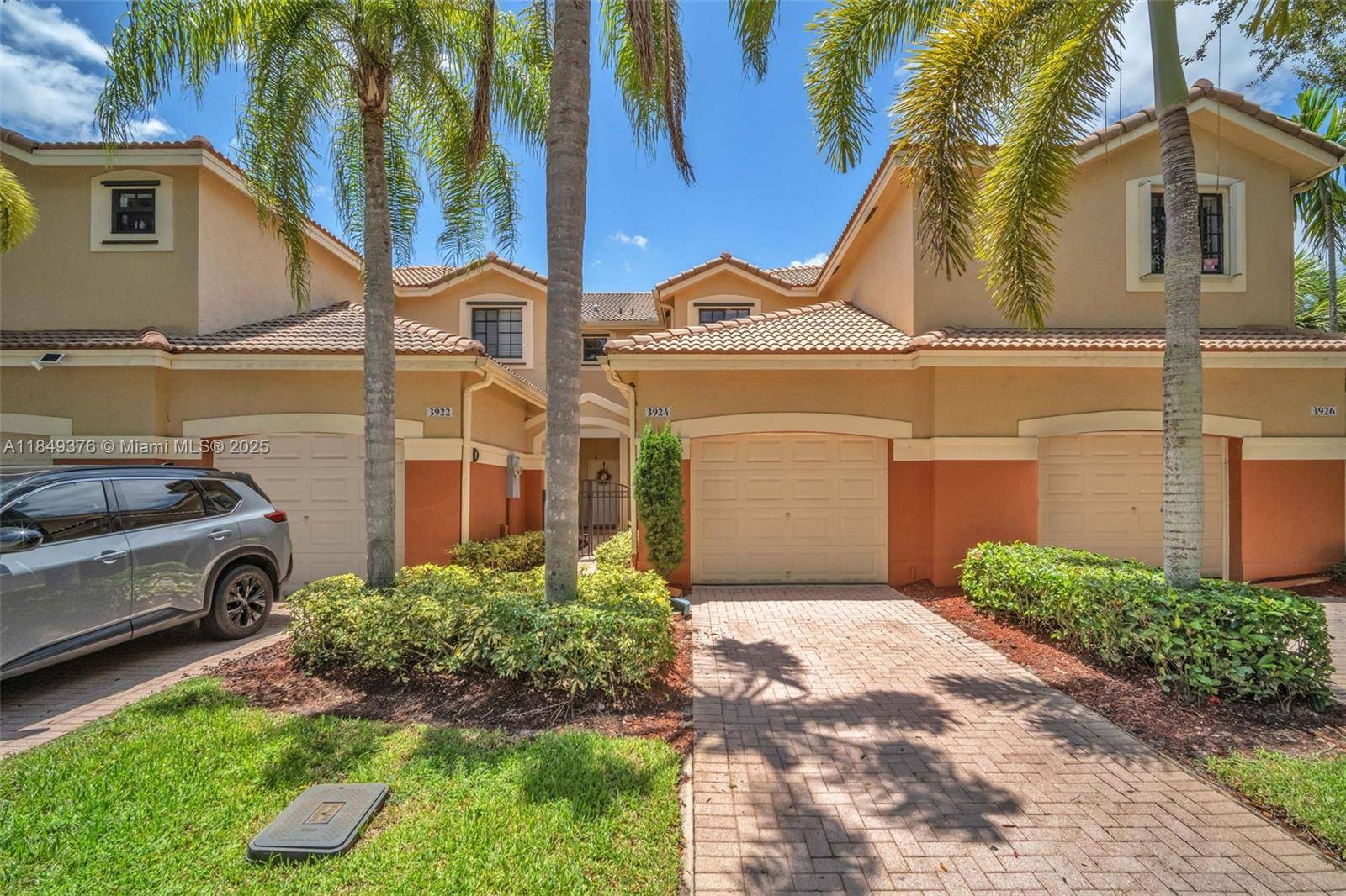 Welcome to this beautifully maintained 2 bed, 2.