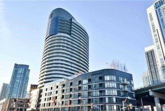 Comfort and Modern One bedroom Unit, Fresh Painted, Carpet Free, Filled with Natural Light, 9' Ceilings and Laminate throughout, Stylish Kitchen With Stainless Steel Appliances amp ; Cyber Cylindrical Range ...