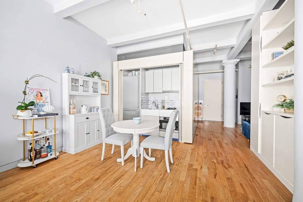 There s an ease to life in Residence 7B that s hard to find downtown open, airy, and effortlessly livable.
