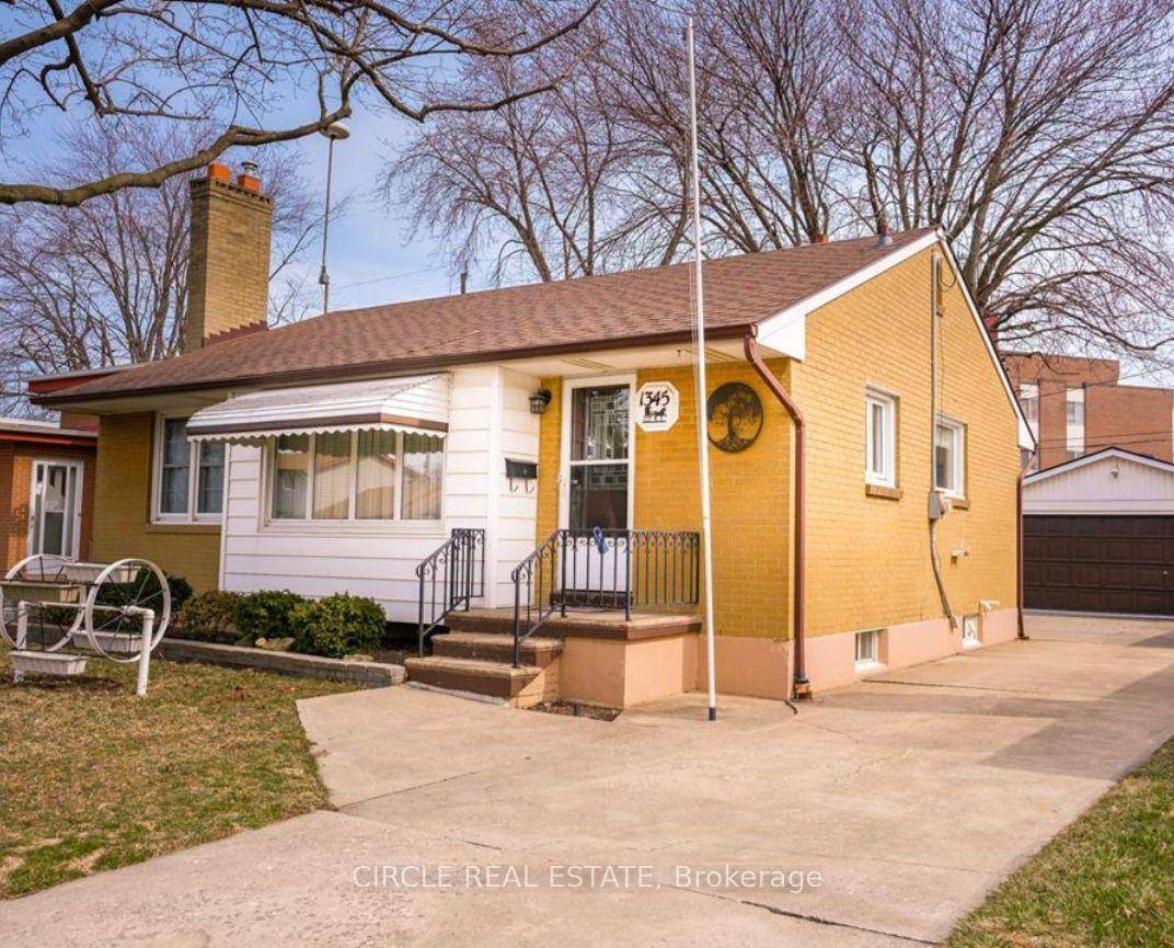 Welcome to 1345 Marlborough Blvd in Windsor !