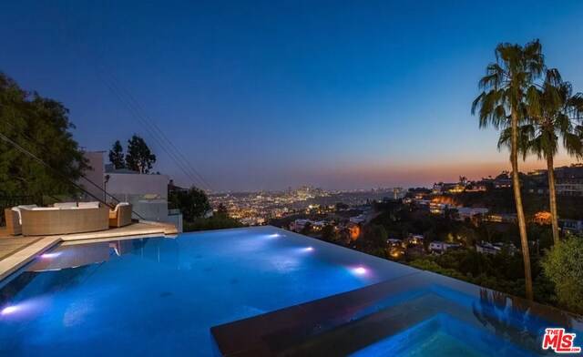 8780   Hollywood Blvd Hollywood Hills East LA