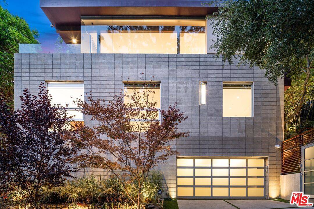 10060   Westwanda Dr 3BR Beverly Hills Post Office | B.H.P.O. La